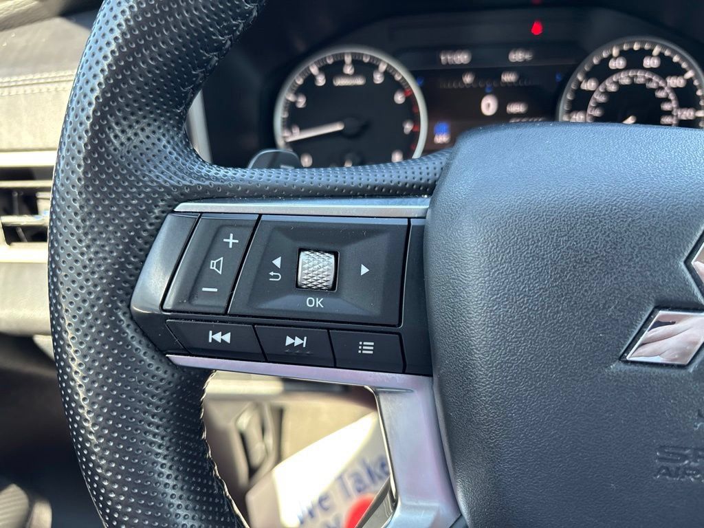 Used 2024 Mitsubishi Outlander SE AWD/4WD image 36
