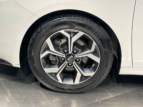 Used 2020 Kia Forte LXS image 32