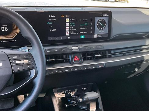 Used 2025 Kia K4 LXS image 6