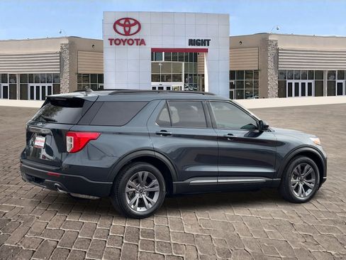 Used 2024 Ford Explorer XLT w/ Equipment Group 202A image 7