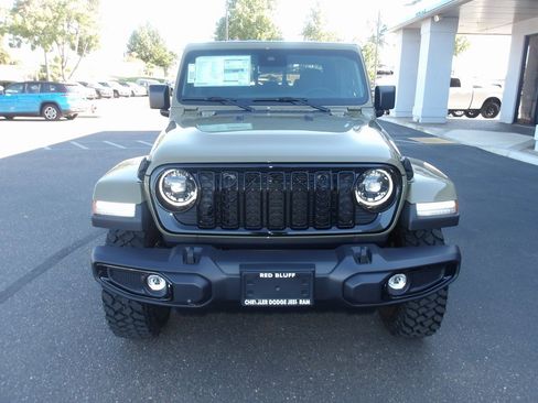 New 2025 Jeep Gladiator Willys image 3