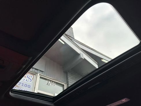 Used 2018 BMW M4 Coupe image 23