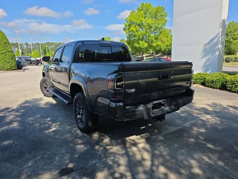 Used 2023 Toyota Tacoma SR5 w/ Technology Package RWD image 5