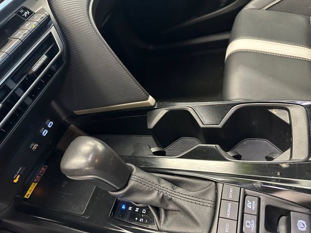 Used 2025 Toyota Camry SE FWD image 28