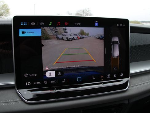 New 2026 Volkswagen Tiguan SE R-Line FWD image 17
