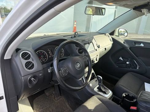 Used 2017 Volkswagen Tiguan Limited w/ Premium Package AWD/4WD image 6
