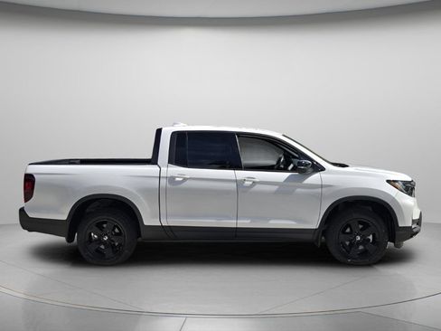 Used 2025 Honda Ridgeline Black Edition image 3