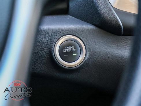 Used 2024 GMC Terrain SLE image 27