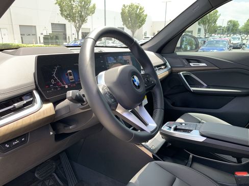 Used 2025 BMW X1 xDrive28i w/ Technology Package image 16