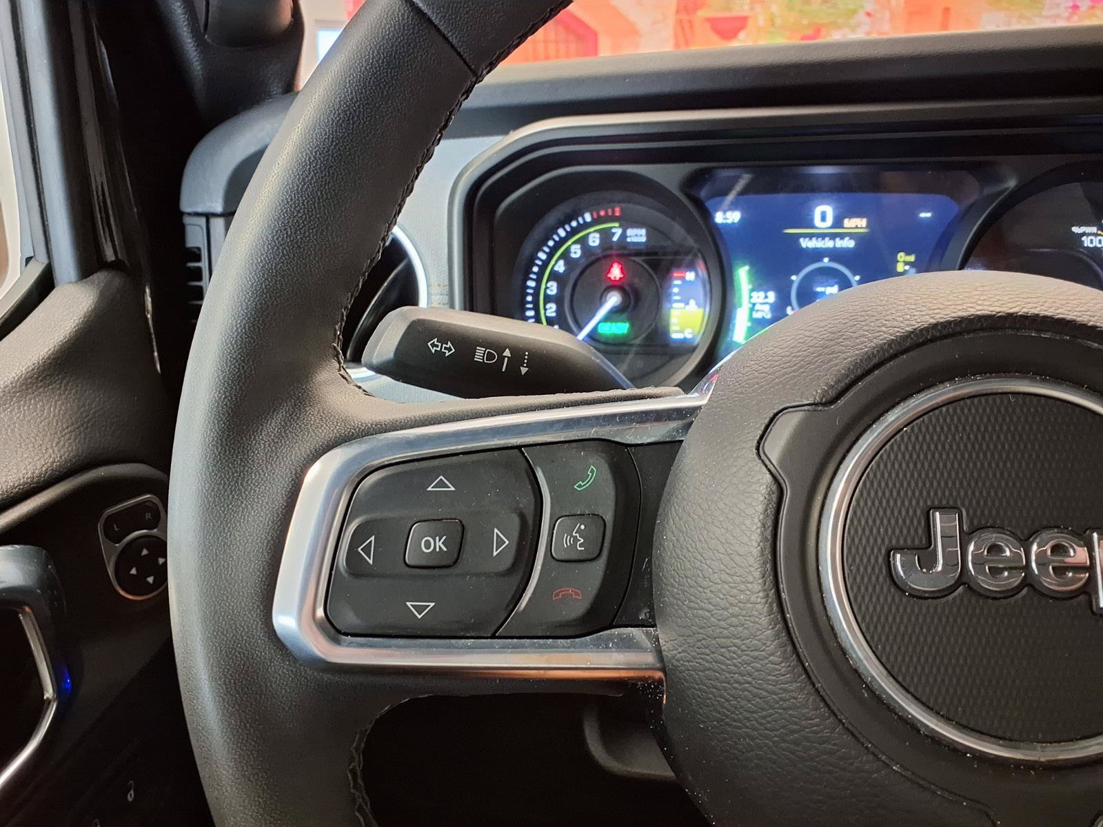 Used 2025 Jeep Wrangler Unlimited Sahara w/ Safety Group AWD/4WD image 29