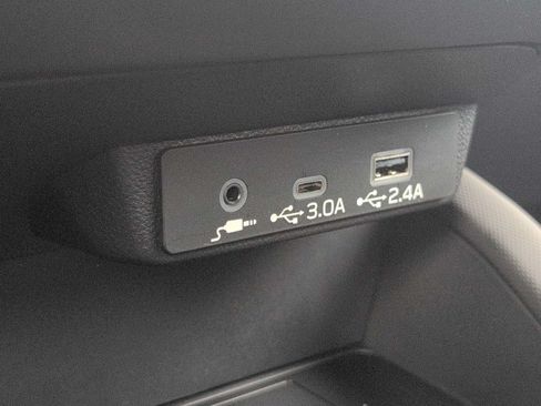 Used 2025 Subaru Forester Touring AWD/4WD image 30