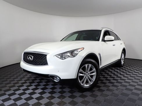 Used 2017 INFINITI QX70 AWD w/ Premium Package image 2