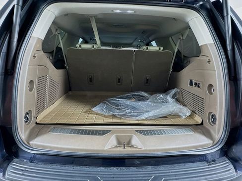 Used 2023 GMC Yukon XL Denali w/ Denali Reserve Package image 31