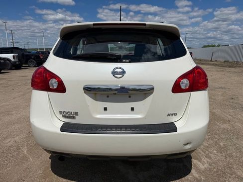 Used 2014 Nissan Rogue S w/ Convenience Package AWD/4WD image 4