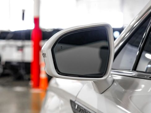 Used 2019 Lincoln Nautilus Select image 37