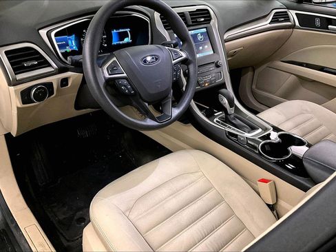 Used 2016 Ford Fusion SE image 12