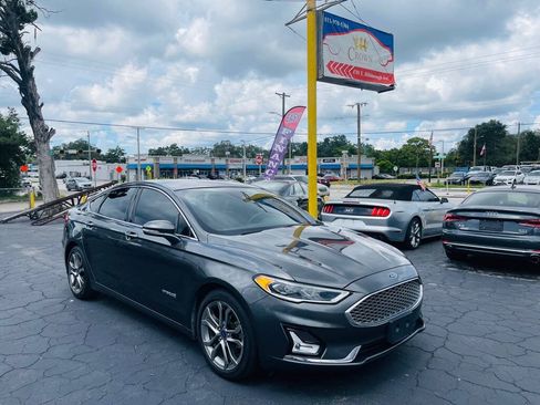 Used 2019 Ford Fusion Titanium FWD image 1