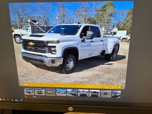 Used 2025 Chevrolet Silverado 3500 W/T AWD/4WD image 1