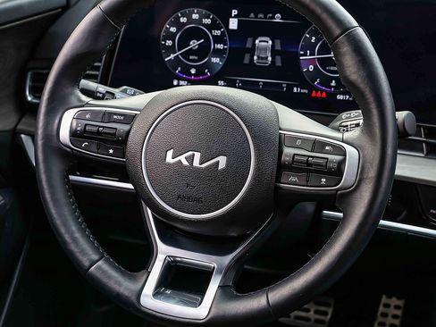 Certified 2025 Kia Sportage X-Pro image 9