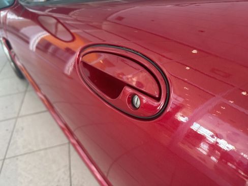 Used 2001 Chevrolet Corvette Convertible w/ Preferred Equipment Group2 image 10