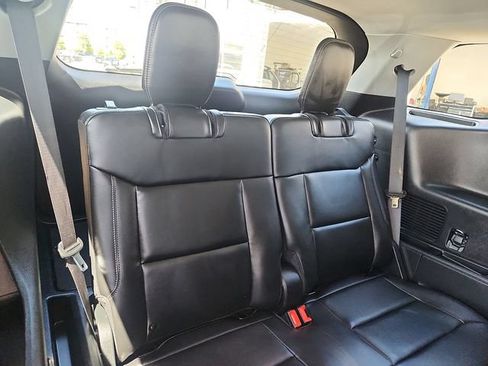Used 2022 Ford Explorer XLT w/ Equipment Group 202A AWD/4WD image 35