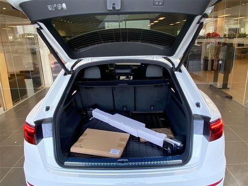 New 2026 Audi Q8 Premium Plus image 25