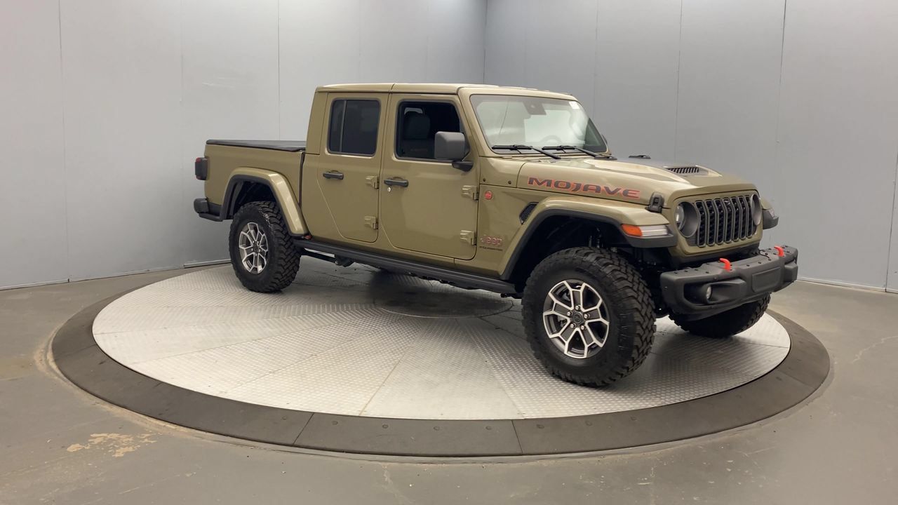 Used 2025 Jeep Gladiator Mojave AWD/4WD image 7