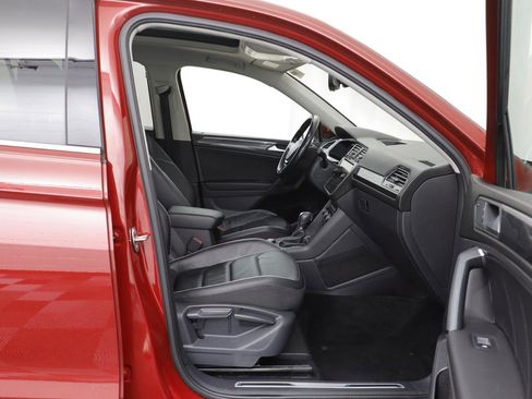 Used 2019 Volkswagen Tiguan SEL Premium image 20