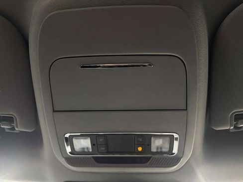 Used 2026 Ford F250 Lariat w/ FX4 Off-Road Package image 25