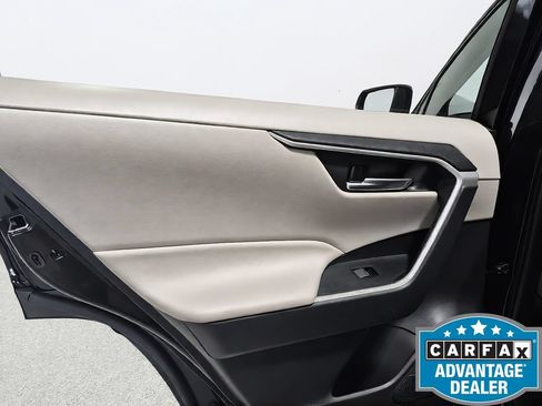 Used 2022 Toyota RAV4 XLE AWD/4WD image 28