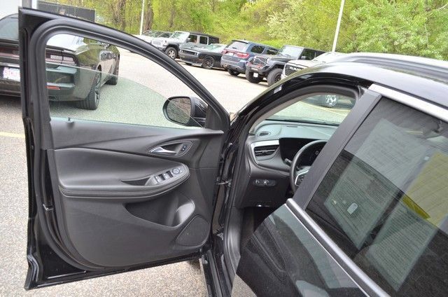 Used 2024 Buick Encore GX Sport Touring AWD/4WD image 15