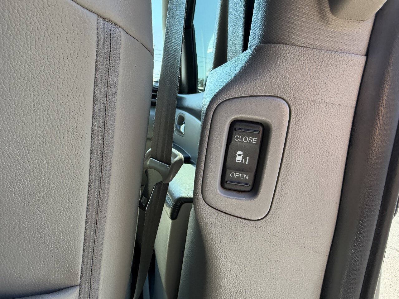 Used 2016 Honda Odyssey EX-L image 18