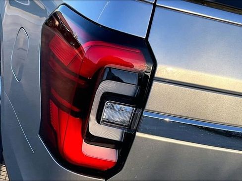 Used 2024 Ford Expedition Max Limited image 20