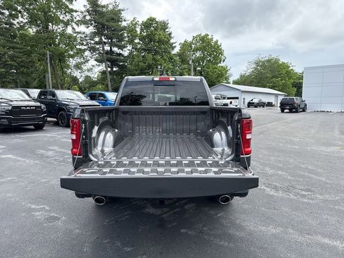 New 2026 RAM 1500 4x4 Crew Cab image 17