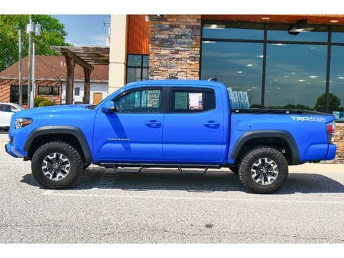 Used 2020 Toyota Tacoma TRD Off-Road w/ Technology Package AWD/4WD image 6