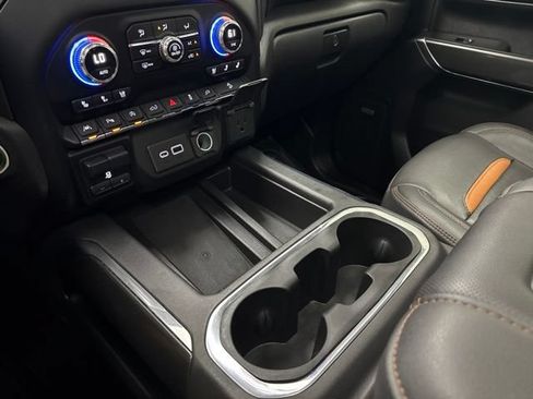 Used 2021 GMC Sierra 1500 AT4 w/ AT4 Premium Package AWD/4WD image 23