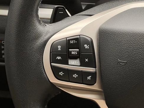 Used 2020 Ford Explorer XLT w/ Equipment Group 202A image 25