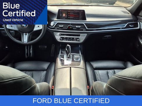 Used 2021 BMW 740i w/ M Sport Package RWD image 9