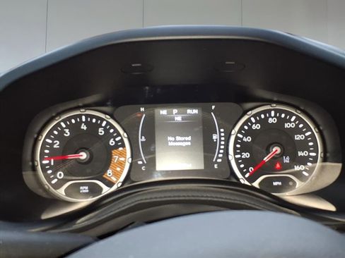 Used 2023 Jeep Renegade Latitude image 12