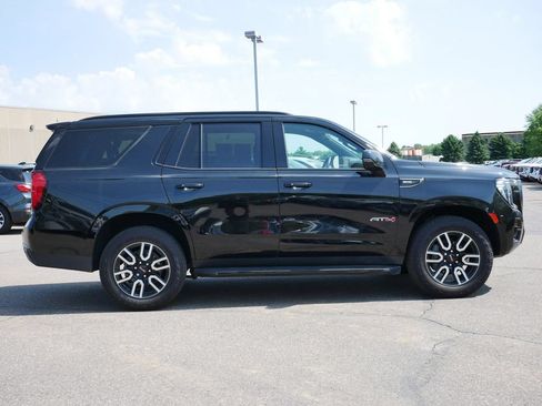 Used 2024 GMC Yukon AT4 AWD/4WD image 11