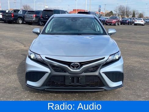 Used 2023 Toyota Camry SE image 2
