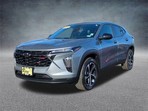 Used 2024 Chevrolet Trax RS w/ Driver Confidence Package image 5