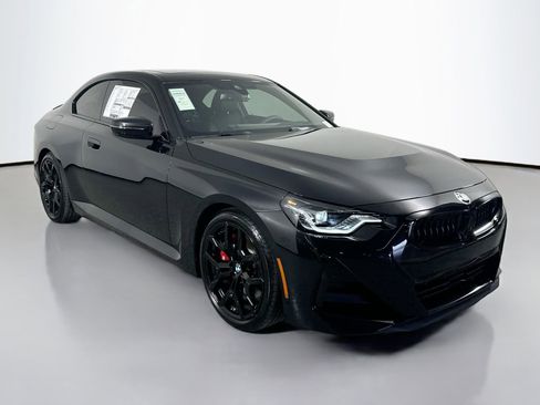 Used 2025 BMW 230i Coupe w/ M Sport Package image 4