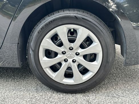 Used 2022 Toyota Corolla LE image 19