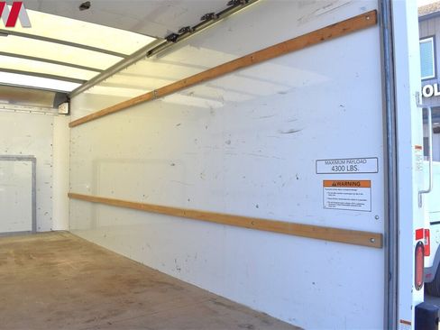 Used 2022 Ford E-350 and Econoline 350 Super Duty image 26