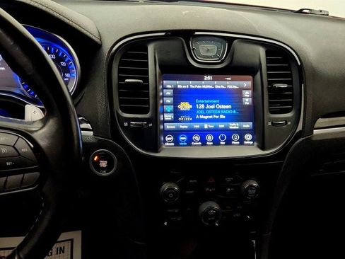 Used 2022 Chrysler 300 S RWD image 17
