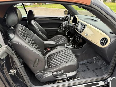 Used 2019 Volkswagen Beetle 2.0T Final Edition SEL FWD image 18