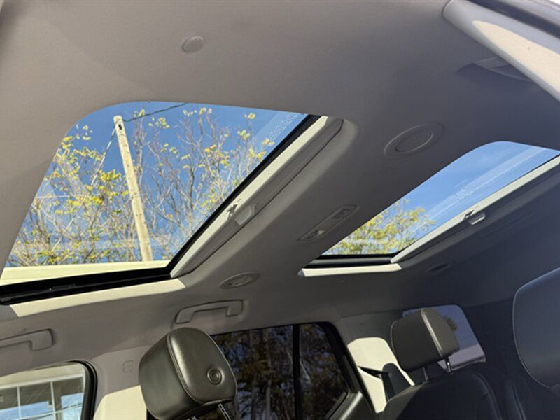 Used 2020 Chevrolet Traverse RS w/ LPO, Floor Liner Package AWD/4WD image 25