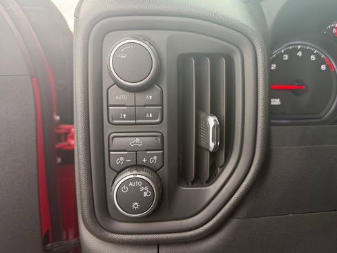 Used 2020 Chevrolet Silverado 1500 Custom Trail Boss w/ Custom Convenience Package AWD/4WD image 17