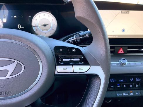 Certified 2024 Hyundai Elantra SEL image 25